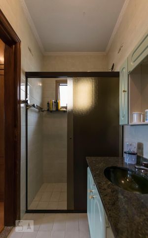 Casa à venda com 450m², 4 quartos e 8 vagas2o. Andar - Suíte 2 - Banheiro