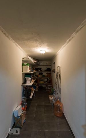 Casa à venda com 450m², 4 quartos e 8 vagasSubsolo - Depósito
