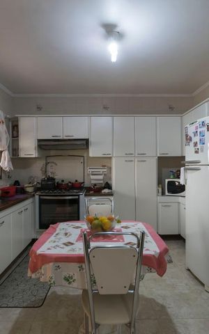 Casa à venda com 450m², 4 quartos e 8 vagas1o. Andar - Cozinha
