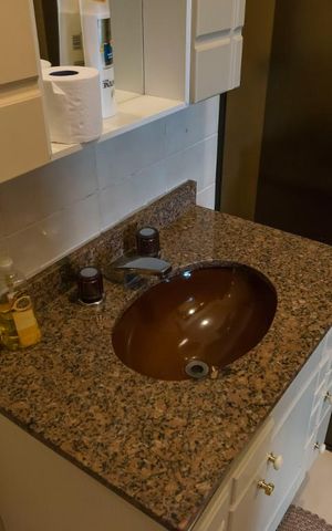 Casa à venda com 450m², 4 quartos e 8 vagas2o. Andar - Suíte 1 - Banheiro (Pia)