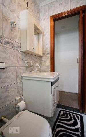 Casa à venda com 172m², 4 quartos e 1 vaga Casa à venda com 172m², 4 quartos e 1 vagaBanheiro 2