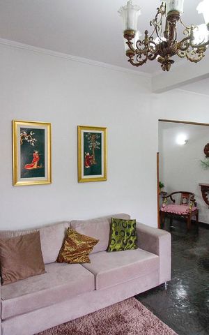 Casa à venda com 172m², 4 quartos e 1 vaga Casa à venda com 172m², 4 quartos e 1 vagaSala