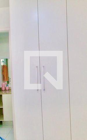 Apartamento à venda com 82m², 3 quartos e 1 vaga Apartamento à venda com 82m², 3 quartos e 1 vagaSuíte