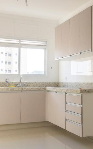 Apartamento à venda com 205m², 4 quartos e 6 vagasCozinha