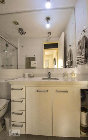 Apartamento para alugar com 45m², 1 quarto e 1 vaga Apartamento para alugar com 45m², 1 quarto e 1 vagaBanheiro