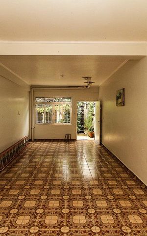 Casa à venda com 304m², 3 quartos e 3 vagas Casa à venda com 304m², 3 quartos e 3 vagassalão de festa
