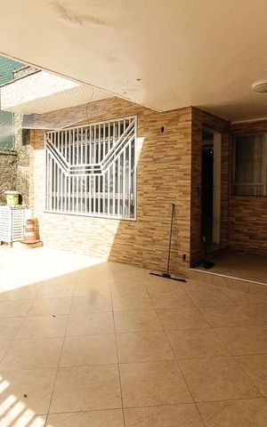 Casa à venda com 304m², 3 quartos e 3 vagas Casa à venda com 304m², 3 quartos e 3 vagasgaragem