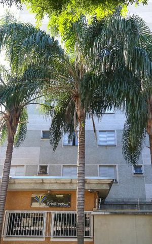Apartamento à venda com 49m², 2 quartos e 1 vaga Apartamento à venda com 49m², 2 quartos e 1 vagaFachada