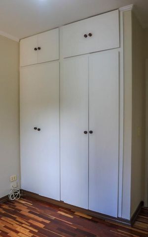 Apartamento para alugar com 76m², 2 quartos e 1 vaga Apartamento para alugar com 76m², 2 quartos e 1 vagaArmário Quarto 1