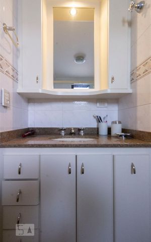 Apartamento para alugar com 160m², 4 quartos e 3 vagas Apartamento para alugar com 160m², 4 quartos e 3 vagasBanheiro Quarto 4 Suite