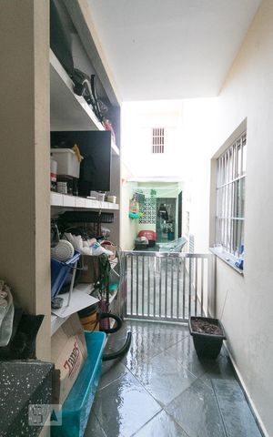 Casa à venda com 205m², 3 quartos e 2 vagasCorredor lateral