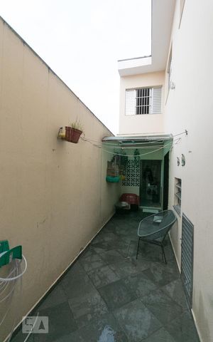 Casa à venda com 205m², 3 quartos e 2 vagasCorredor lateral