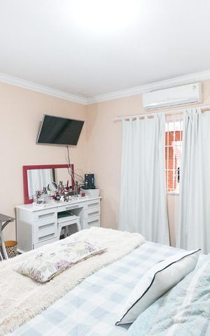 Casa à venda com 205m², 3 quartos e 2 vagasSuíte