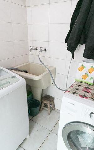 Casa à venda com 205m², 3 quartos e 2 vagasÁrea de serviço