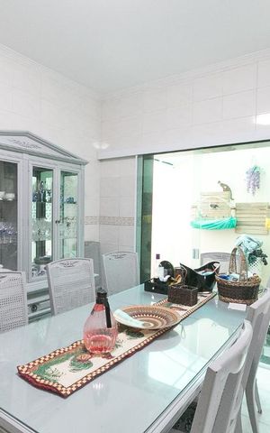 Casa à venda com 205m², 3 quartos e 2 vagasCozinha