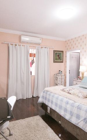 Casa à venda com 205m², 3 quartos e 2 vagasSuíte