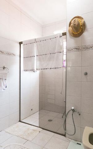Casa à venda com 205m², 3 quartos e 2 vagasBanheiro 2