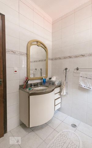 Casa à venda com 205m², 3 quartos e 2 vagasBanheiro 2