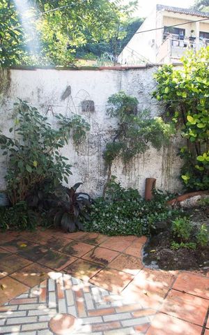 Casa de condomínio à venda com 350m², 8 quartos e 3 vagas Casa de condomínio à venda com 350m², 8 quartos e 3 vagasquintal