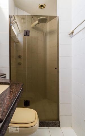 Apartamento à venda com 62m², 2 quartos e sem vaga Apartamento à venda com 62m², 2 quartos e sem vagaBanheiro da Suíte