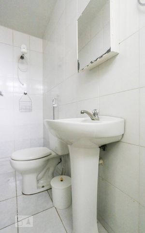 Apartamento para alugar com 80m², 3 quartos e sem vaga Apartamento para alugar com 80m², 3 quartos e sem vagaBanheiro de serviço