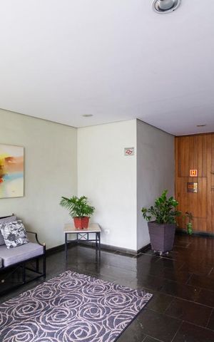 Apartamento à venda com 67m², 2 quartos e 2 vagasHall social