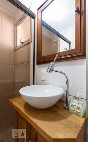Apartamento à venda com 67m², 2 quartos e 2 vagasBanheiro social