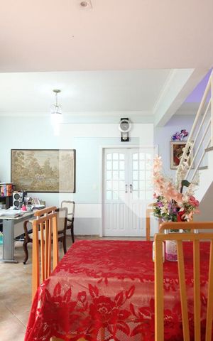 Casa para alugar com 210m², 4 quartos e 3 vagasSala