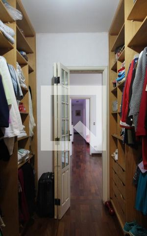 Casa para alugar com 210m², 4 quartos e 3 vagasCloset 