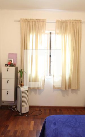 Casa para alugar com 210m², 4 quartos e 3 vagasQuarto 4