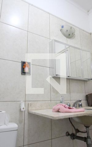 Casa para alugar com 210m², 4 quartos e 3 vagasBanheiro 2