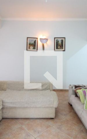 Casa para alugar com 210m², 4 quartos e 3 vagasSala
