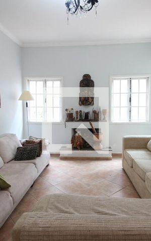 Casa para alugar com 210m², 4 quartos e 3 vagasSala