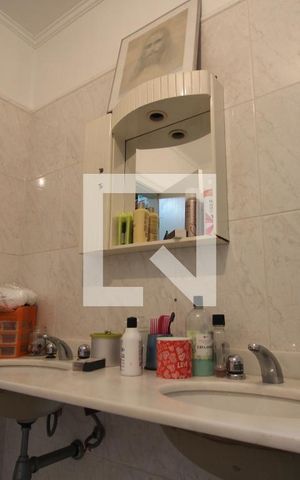 Casa para alugar com 210m², 4 quartos e 3 vagasBanheiro 1