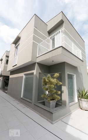 Casa de condomínio para alugar com 114m², 3 quartos e 2 vagasFachada