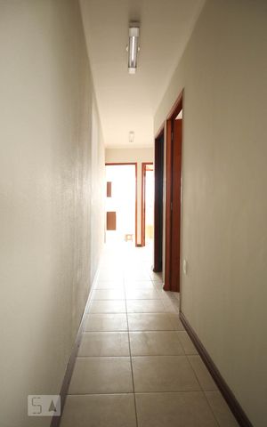 Casa à venda com 200m², 3 quartos e 2 vagasCorredor