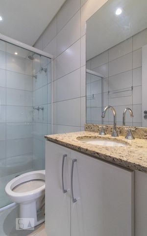 Apartamento para alugar com 75m², 2 quartos e 2 vagasBanheiro do Quarto 1
