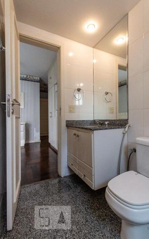 Apartamento à venda com 248m², 4 quartos e 3 vagas Apartamento à venda com 248m², 4 quartos e 3 vagasSuíte 3