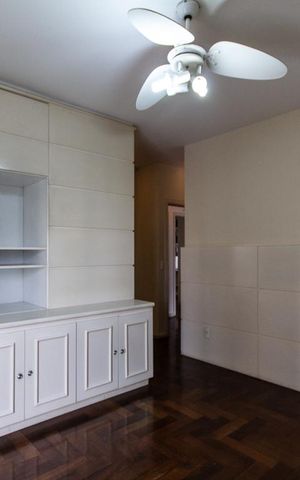 Apartamento à venda com 248m², 4 quartos e 3 vagas Apartamento à venda com 248m², 4 quartos e 3 vagasSuíte 4