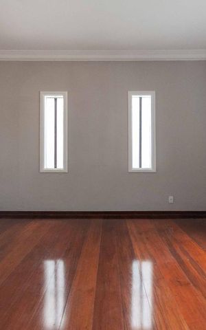 Casa à venda com 300m², 4 quartos e 3 vagas Casa à venda com 300m², 4 quartos e 3 vagasSala 1