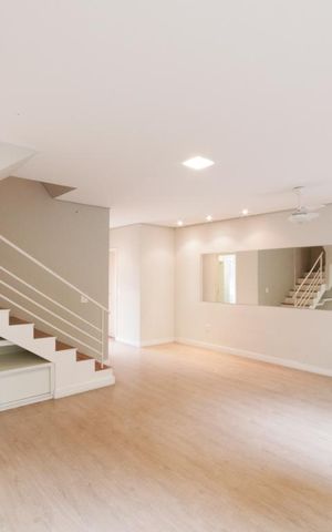 Casa de condomínio para alugar com 120m², 3 quartos e 2 vagas Casa de condomínio para alugar com 120m², 3 quartos e 2 vagasSala