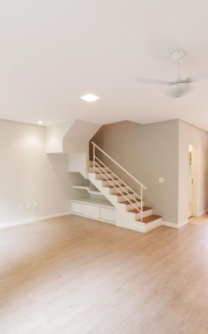 Casa de condomínio para alugar com 120m², 3 quartos e 2 vagas Casa de condomínio para alugar com 120m², 3 quartos e 2 vagasSala