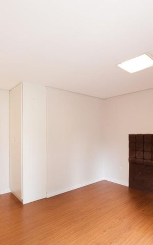 Casa de condomínio para alugar com 120m², 3 quartos e 2 vagas Casa de condomínio para alugar com 120m², 3 quartos e 2 vagasSuíte