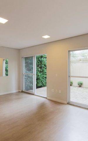 Casa de condomínio para alugar com 120m², 3 quartos e 2 vagas Casa de condomínio para alugar com 120m², 3 quartos e 2 vagasSala