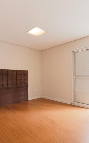 Casa de condomínio para alugar com 120m², 3 quartos e 2 vagas Casa de condomínio para alugar com 120m², 3 quartos e 2 vagasSuíte