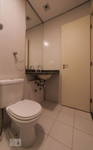 Casa de condomínio para alugar com 120m², 3 quartos e 2 vagas Casa de condomínio para alugar com 120m², 3 quartos e 2 vagasBanheiro