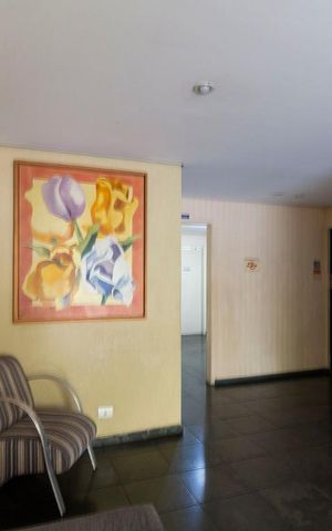 Apartamento à venda com 75m², 3 quartos e 2 vagasHall social