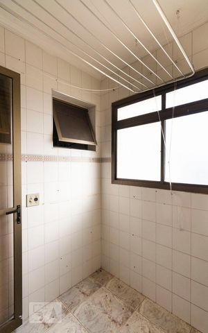 Apartamento à venda com 75m², 3 quartos e 2 vagasÁrea de serviço