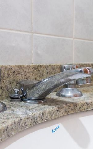 Apartamento à venda com 75m², 3 quartos e 2 vagasBanheiro social