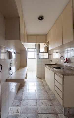 Apartamento à venda com 75m², 3 quartos e 2 vagasCozinha